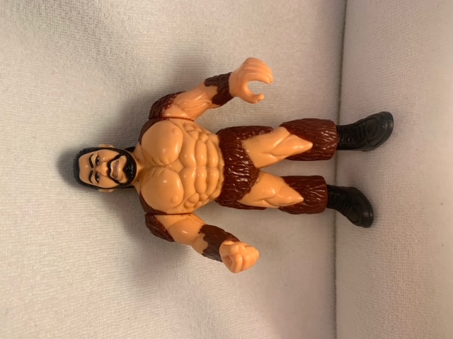 giant_gonzalez_loose.jpeg